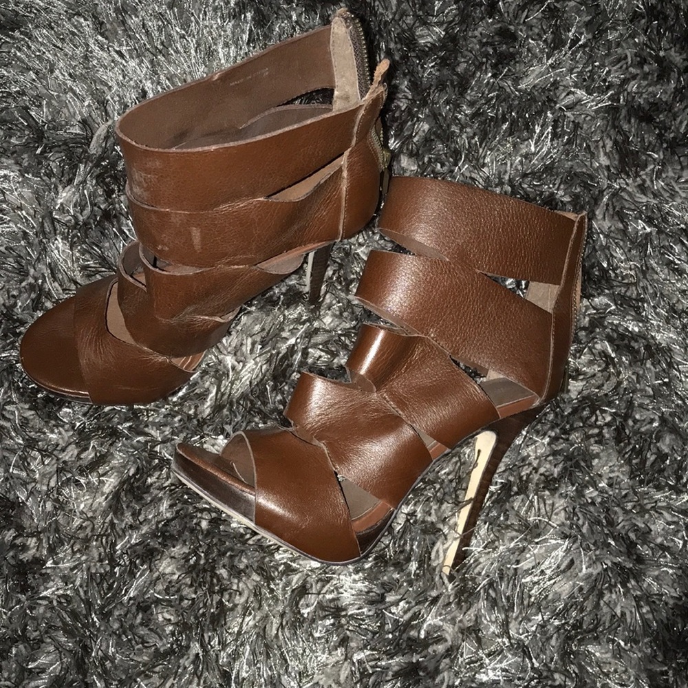 BRAND NEW without box. Cute Aldo brown heels